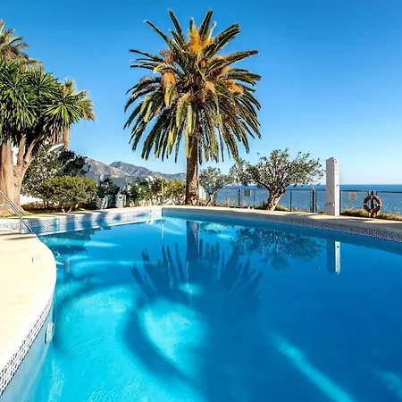 Stunning 2 Bed Penthouse In Tuhillo, Area